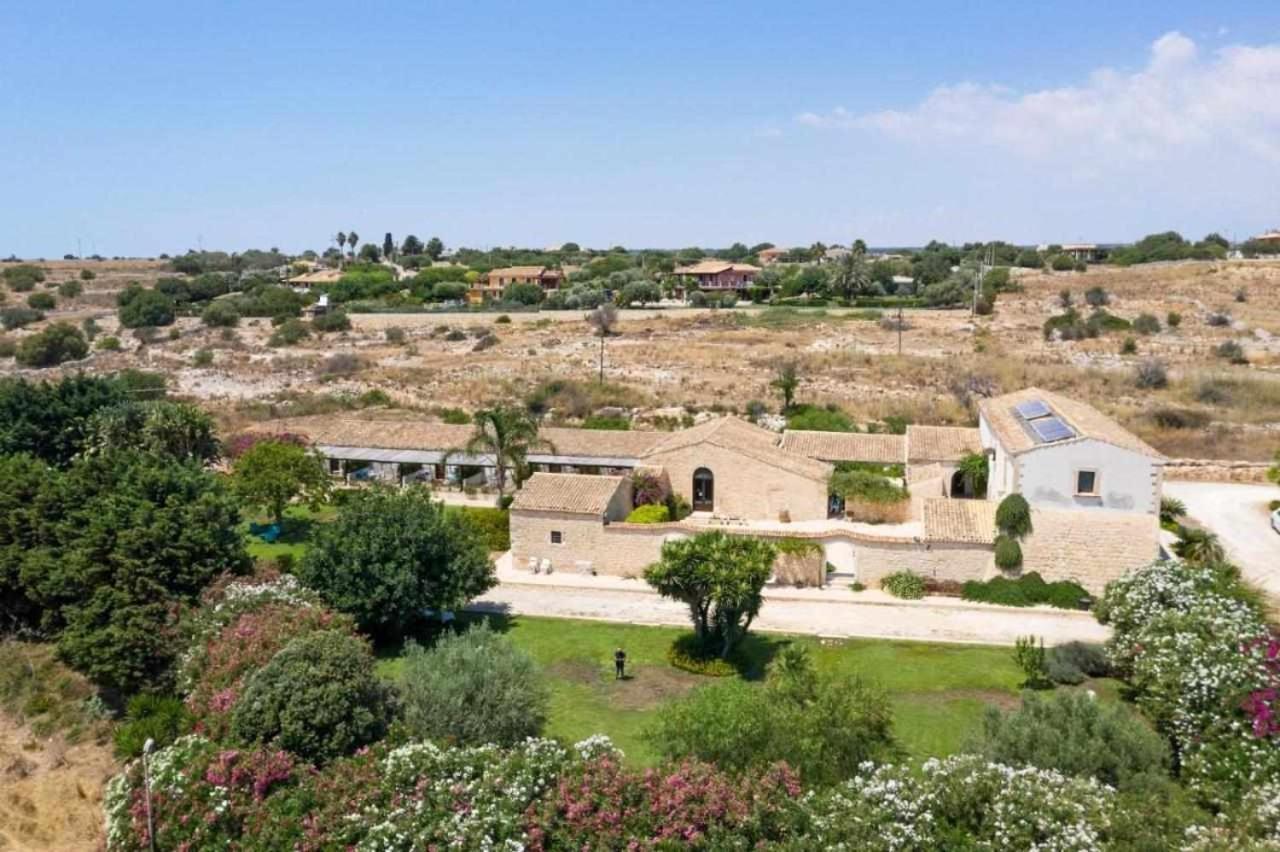 Torre Dantona Country Suites Pozzallo Exterior foto