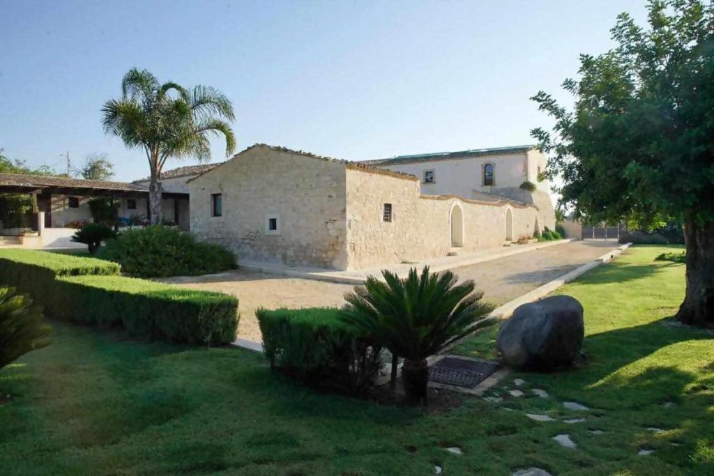 Torre Dantona Country Suites Pozzallo Exterior foto