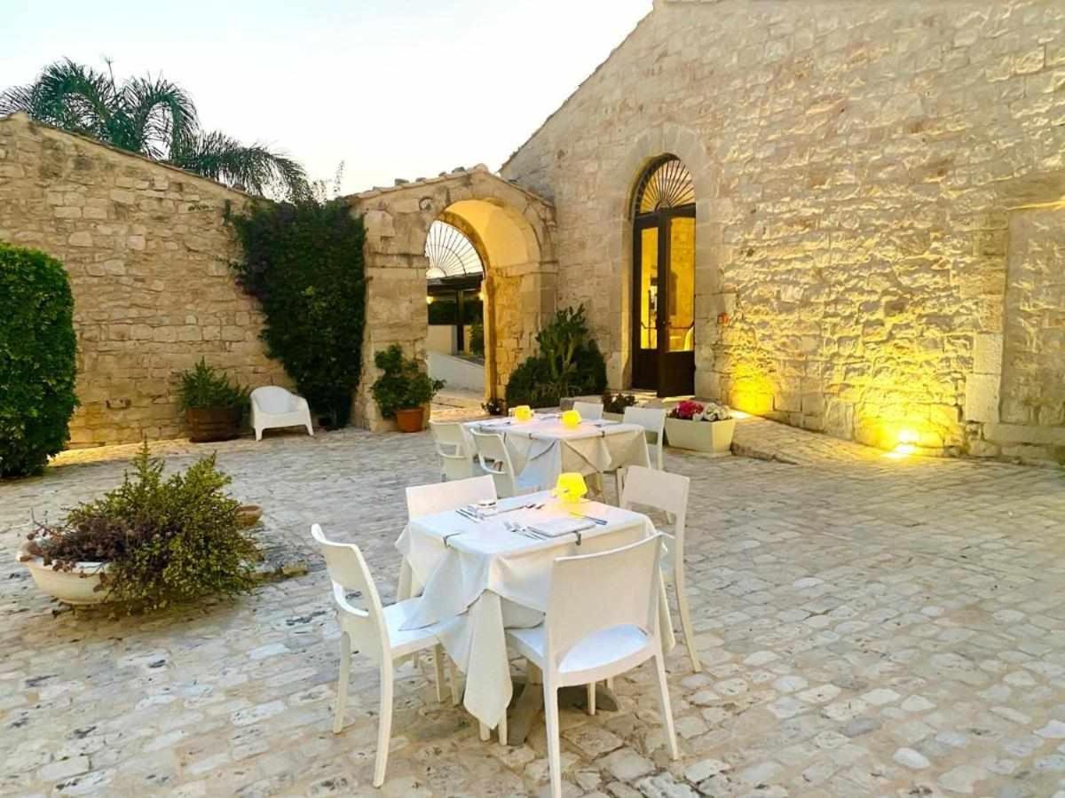 Torre Dantona Country Suites Pozzallo Exterior foto