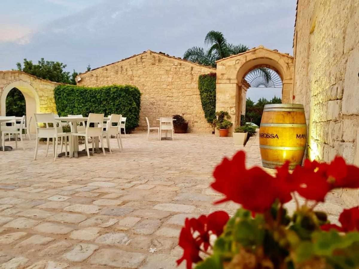 Torre Dantona Country Suites Pozzallo Exterior foto